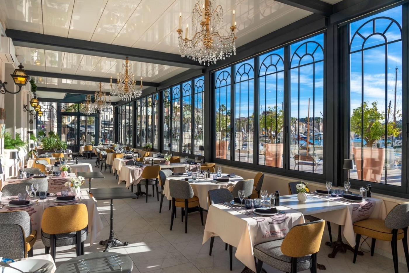 Hotel Restaurant De La Tour Sanary-sur-Mer Bagian luar foto